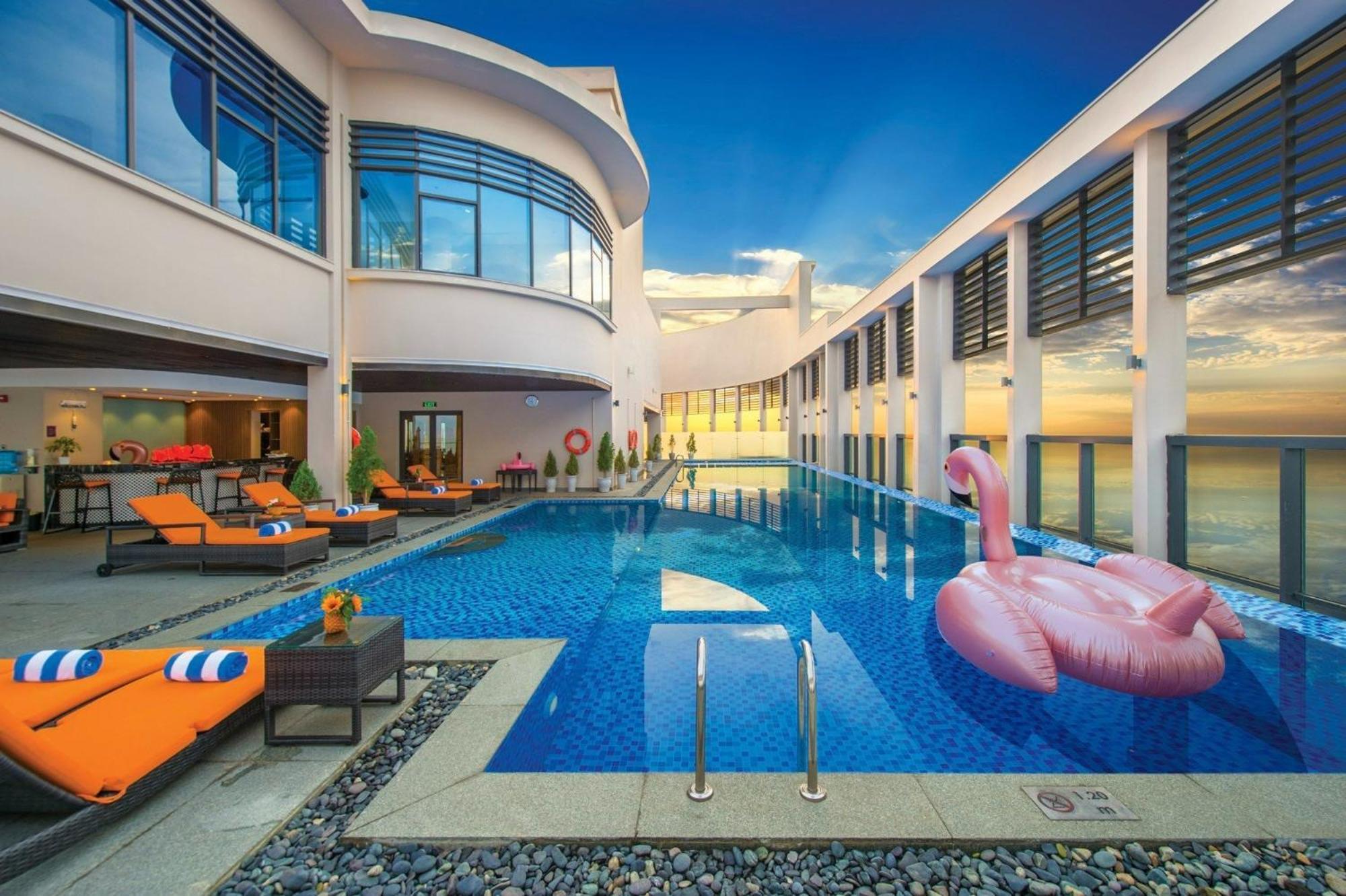 Luxury Apartment - Rooftop Swimming Pool - Beach Front - Hinata Apartment ดานัง ภายนอก รูปภาพ