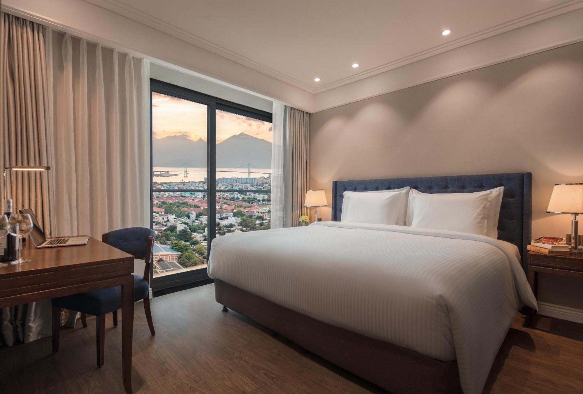 Luxury Apartment - Rooftop Swimming Pool - Beach Front - Hinata Apartment ดานัง ภายนอก รูปภาพ